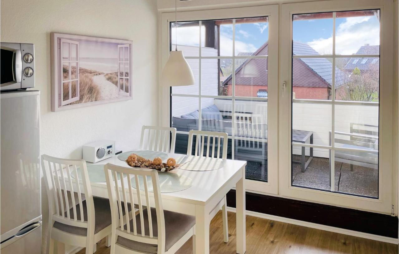 Cozy Apartment In Friedrichskoog With Kitchen Eksteriør billede