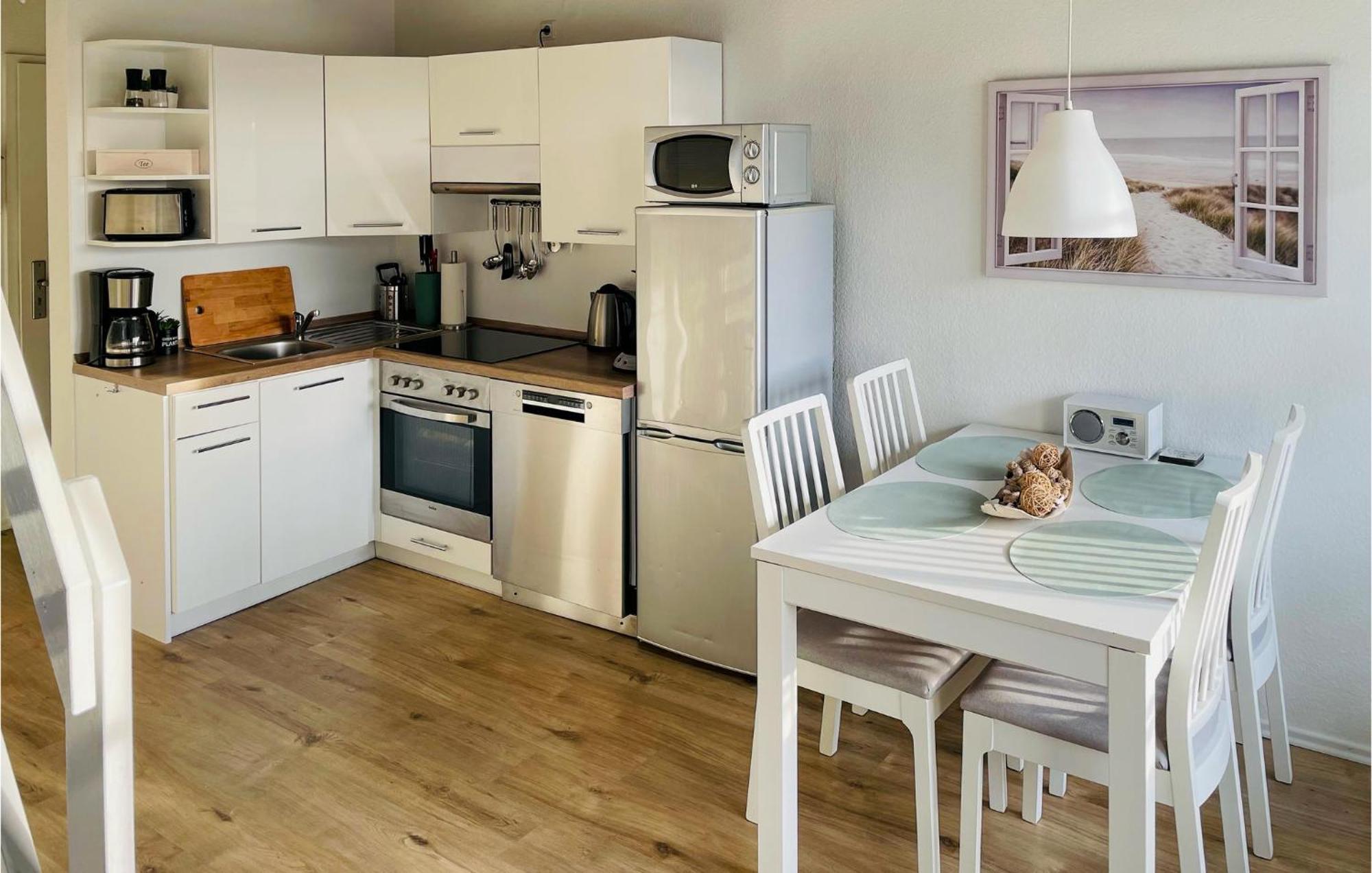 Cozy Apartment In Friedrichskoog With Kitchen Eksteriør billede